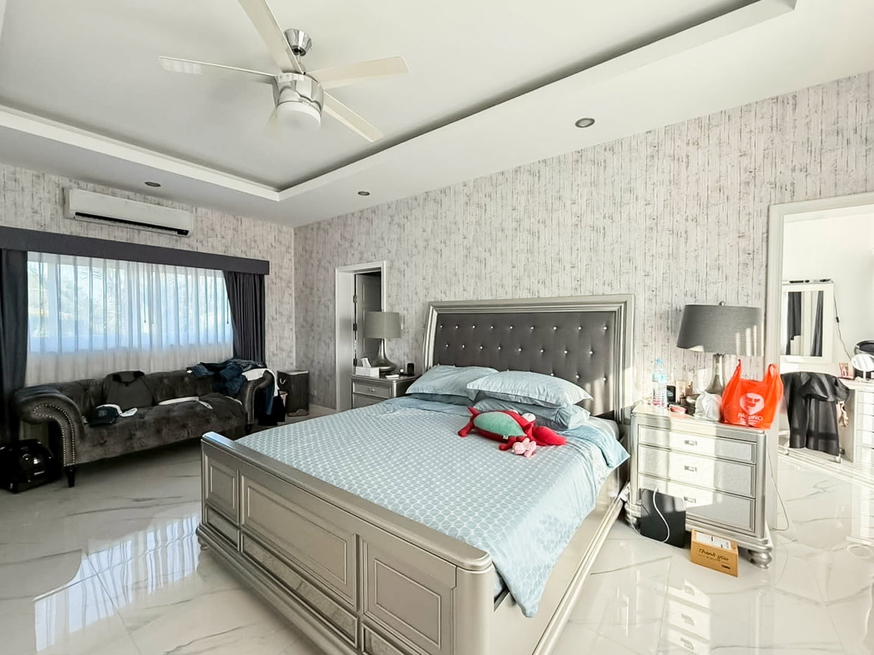 picture 8 Bedroom Luxury Estate for Sale Mabprachan Pattaya - 14/28