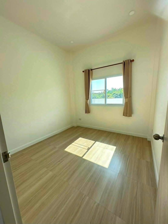 picture Single house, minimalist style, available for rent. 110 sq m. 2 bedrooms. - 7/12