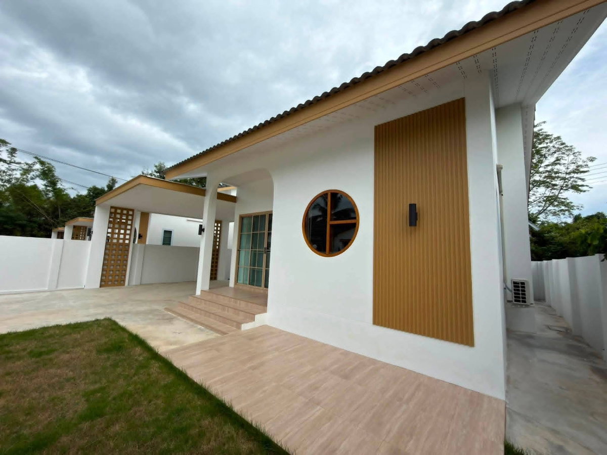 picture Single house, minimalist style, available for rent. 110 sq m. 2 bedrooms. - 12/12