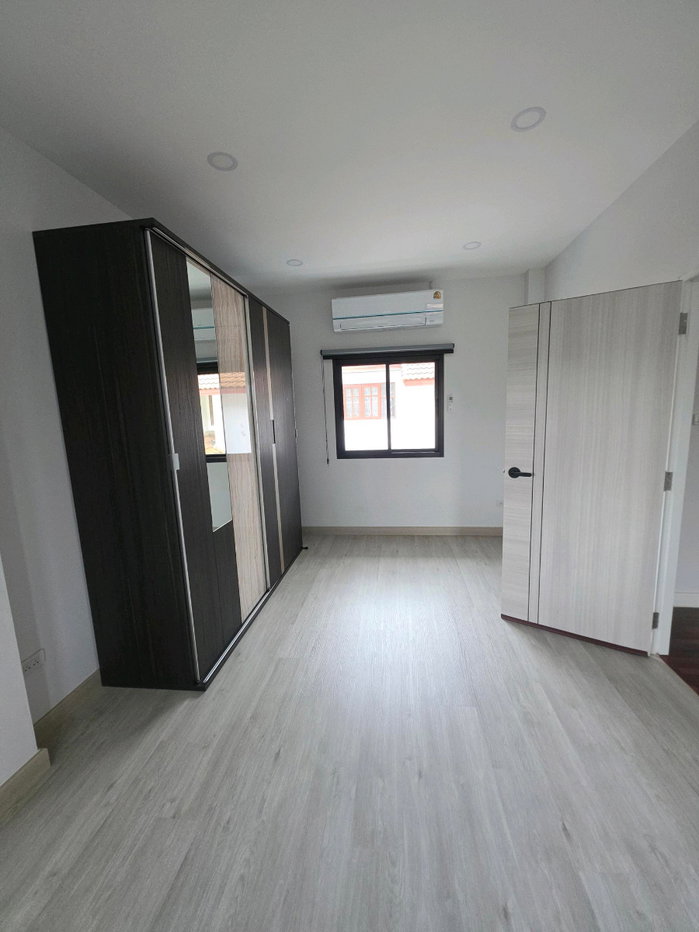 รูป 🏡✨ ให้เช่าบ้านเดี่ยว 2 ชั้น หมู่บ้านซื่อตรง รังสิต คลอง 3 📍 พื้นที่กว้าง พร้อมอยู่ เดินทางสะดวก เชื่อมต่อรังสิต–นครนายก และวงแหวนกาญจนาภิเษก - รูปที่ 9/15