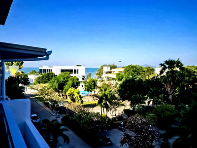 ทาวน์โฮม ชลบุรี : Beachfront Townhouse for Sale Dongtan Beach Pattaya