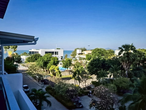 Beachfront Townhouse for Sale Dongtan Beach Pattaya