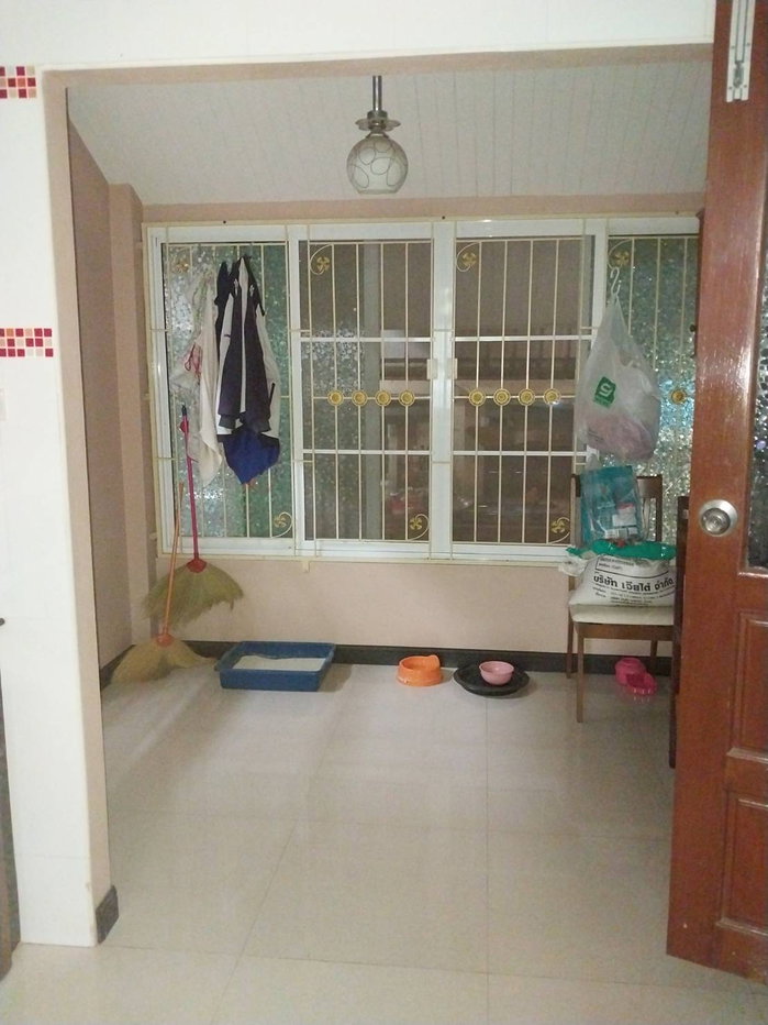 รูป ขายบ้านเดี่ยว 2 ชั้น พร้อมบ้านชั้นเดียวบนพื้นที่เดียวกัน ที่ดิน 119 ตร.ว. จอดรถ 2 คัน บรรยากาศร่มรื่น - รูปที่ 6/21