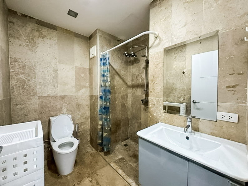 picture Beachfront Sea View Condo for Sale Laguna Heights Wongamat - 16/19