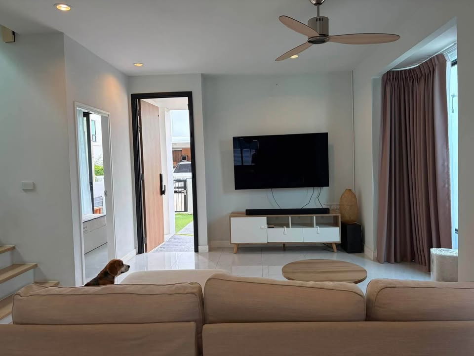 รูป R3122 ให้เช่าบ้านแฝดสไตล์บ้านเดี่ยวหลังริม Como Bianca (ว่างค่ะ) ใกล้เมกาบางนา - รูปที่ 3/22