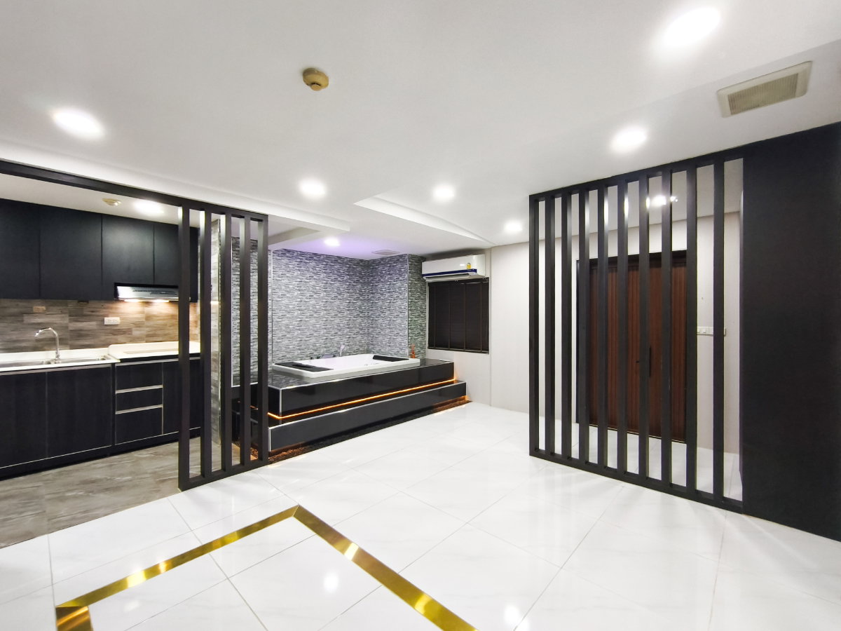 รูป 🏡 เดอะคริส 3 รัชดา 17 🚆 ใช้ชีวิตใจกลางรัชดา 500 เมตรถึง MRT 💰 เพียง 2.39 ล้านบาท - รูปที่ 1/19