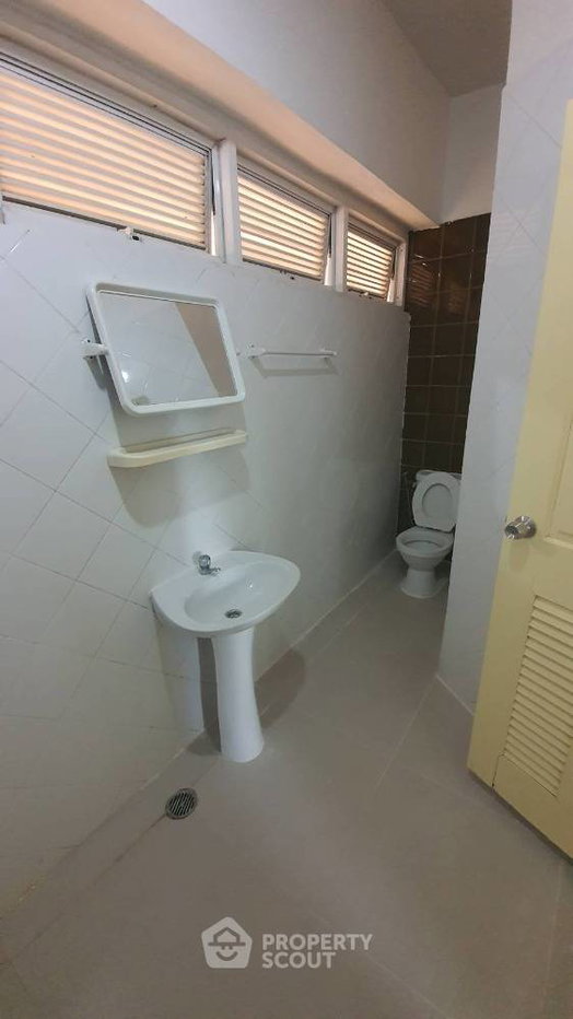 picture 2-BR Condo at Thonglor Tower Condominium near BTS Thong Lor (ID 404219) - 10/15