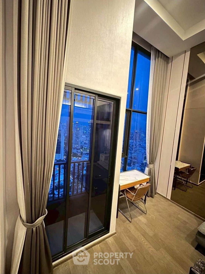 picture 1-BR Condo At Park Origin Chula-Samyan, 31st Floor Near MRT Hua Lamphong (ID 3153902) - 4/12