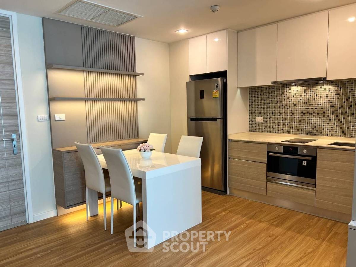 picture 1-BR 51 Sqm At The Room Sukhumvit 21, 7th-Floor Near MRT Sukhumvit (ID 2258619) - 3/9