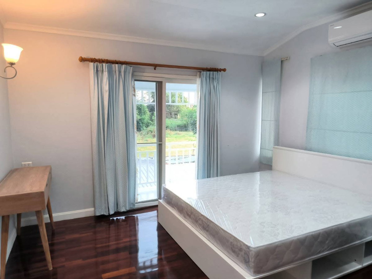 รูป บ้านเดี่ยวให้เช่า หมู่บ้านภานน สันผีเสื้อ เชียงใหม่ เฟอร์นิเจอร์และเครื่องใช้ไฟฟ้าครบ เข้าอยู่ได้ทันที (R1404) T.0946511456 - รูปที่ 5/10