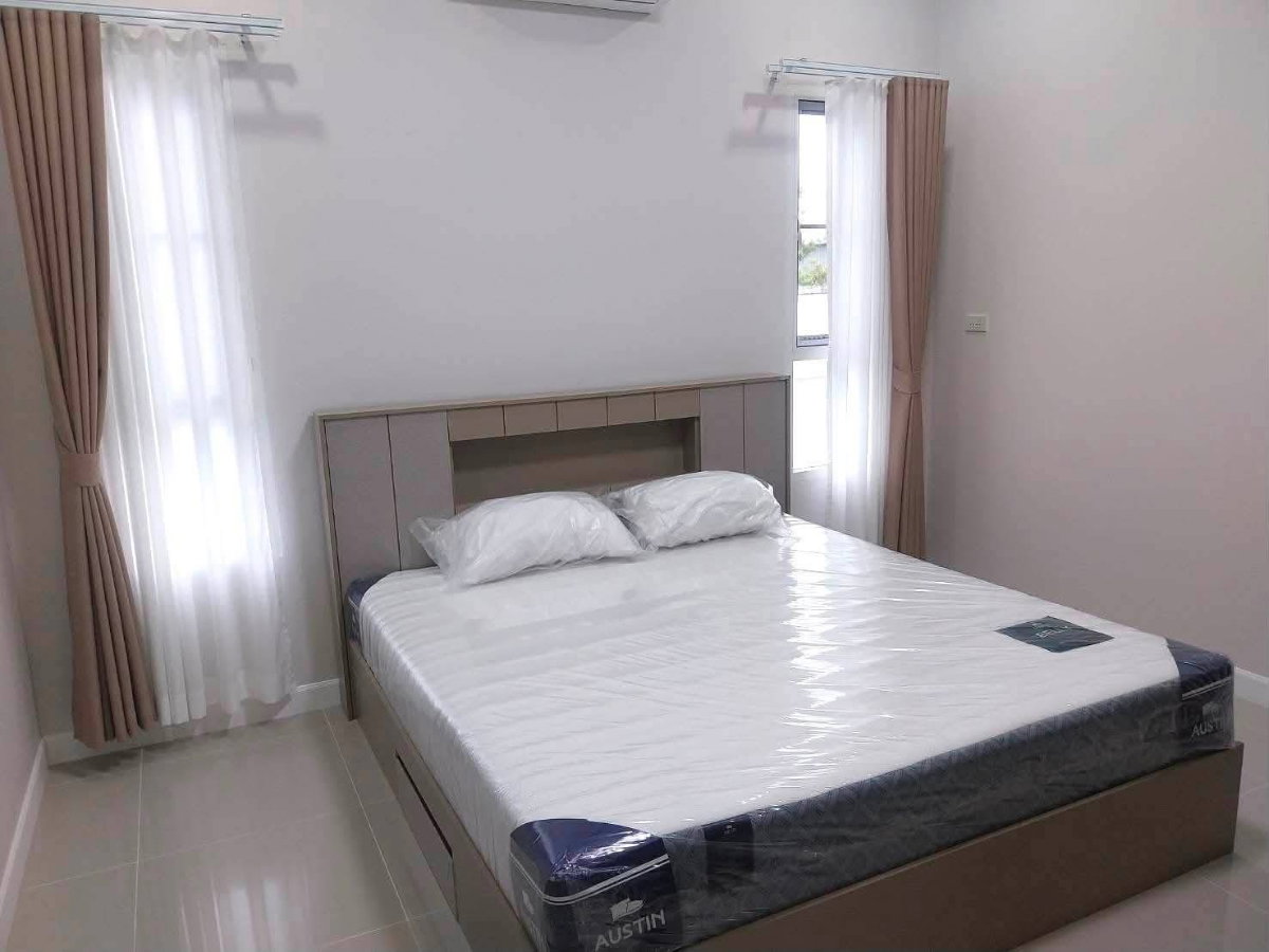 รูป ให้เช่า บ้านใหม่นอกโครงการ 3 ห้องนอน 2 ห้องน้ำ หน้าตลาดหางดง เชียงใหม่ พร้อมเฟอร์นิเจอร์ เครื่องใช้ไฟฟ้า (R1394) T.0946511456 - รูปที่ 6/10