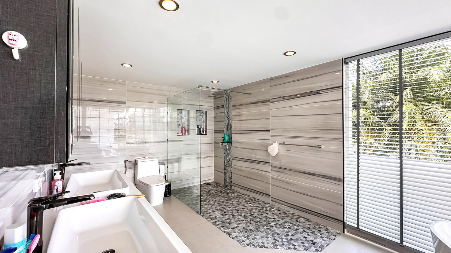 picture 8 Bedroom Luxury Estate for Sale Mabprachan Pattaya - 18/28
