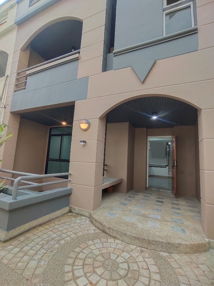 รูป For Rent (ให้เช่า) อาคาร4ชั้นเล่นระดับที่หายาก ซื้อพักอาศัย หรือ เปิดกิจการ ในพื้นที่นี้ พร้อมเฟอร์นิเจอร์ +แอร์ติดตั้งทุกห้อง พร้อมอยู่ - รูปที่ 26/34