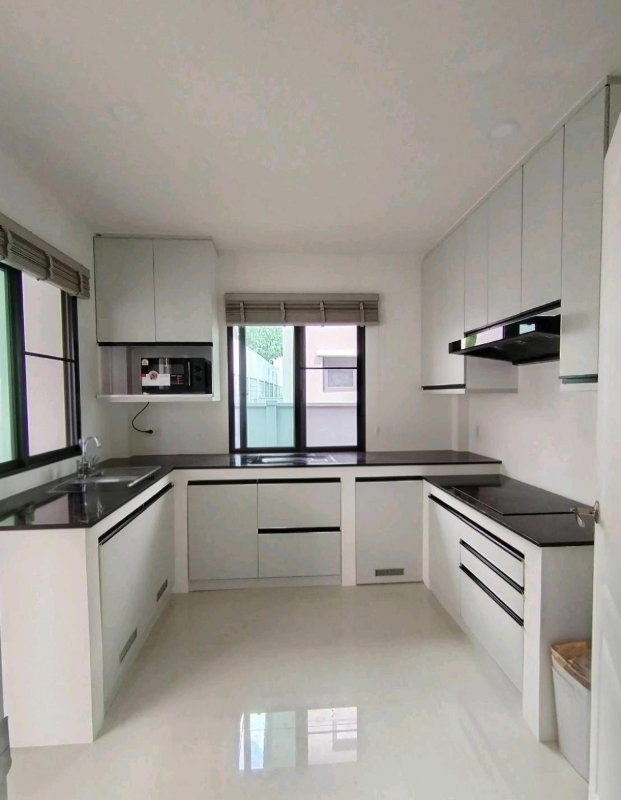 รูป ให้เช่า  โครงการ CENTRO Vibhavadi | 79,900 บ./ เดือน  |  ที่ดิน 100 ตร.ว. | พท.ใช้สอย 252 ตร.ม. | 4 ห้องนอน 5ห้องน้ำ  ที่จอดรถ 3 คัน  | บ้านหลังมุม - รูปที่ 11/39