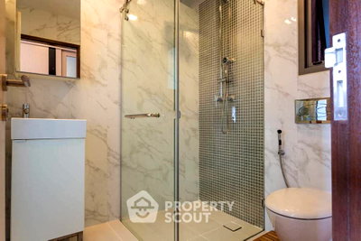 คอนโดให้เช่า : คอนโด 1 ห้องนอน Quad Sathon ชั้น 5 ใกล้ BTS เซนต์หลุยส์ (ID 309817)