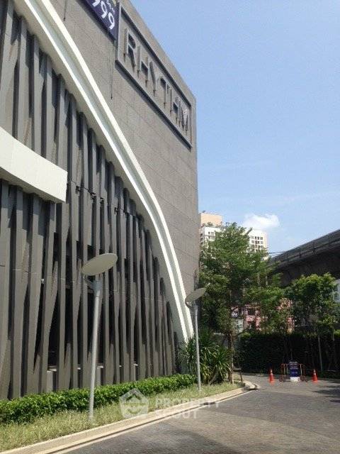 picture 2-BR Condo In Rhythm Sukhumvit 44/1, High-Floor, 70m To BTS Phra Khanong (ID 3135125) - 4/20
