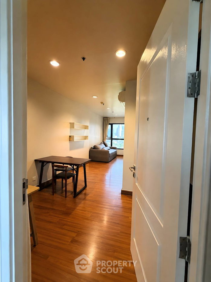 picture 1-BR Condo At The Crest Phahonyothin 11 Near BTS Ari (ID 3156003) - 4/16
