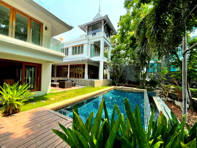 Houses for rent Pattaya City Hall : Luxury Beachfront House North Pattaya / 5 Bedrooms (FOR RENT) KP020