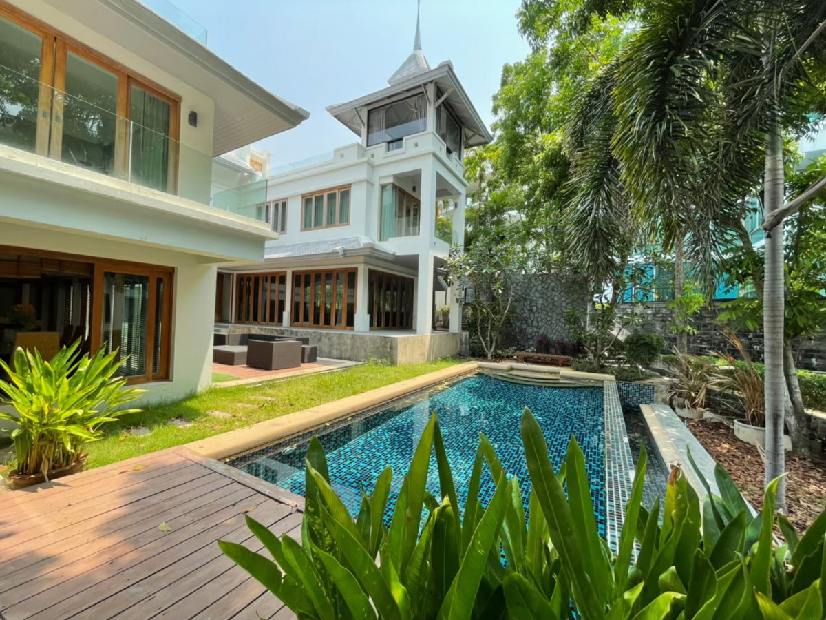 picture Luxury Beachfront House North Pattaya / 5 Bedrooms (FOR RENT) KP020 - 1/22
