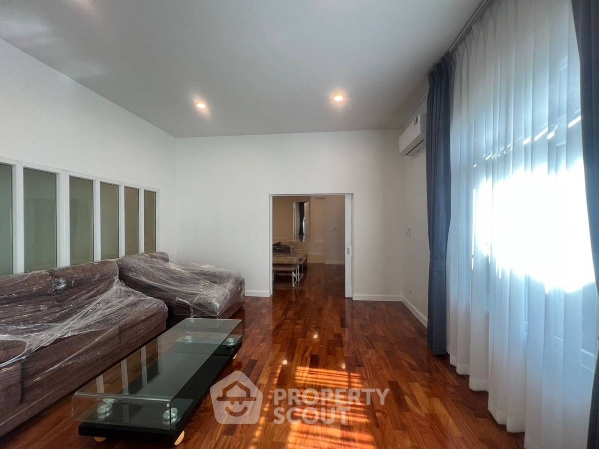 picture Pet-Friendly 7-BR House With 1,000 Sqm In Bang Kaeo (ID 2107543) - 6/49