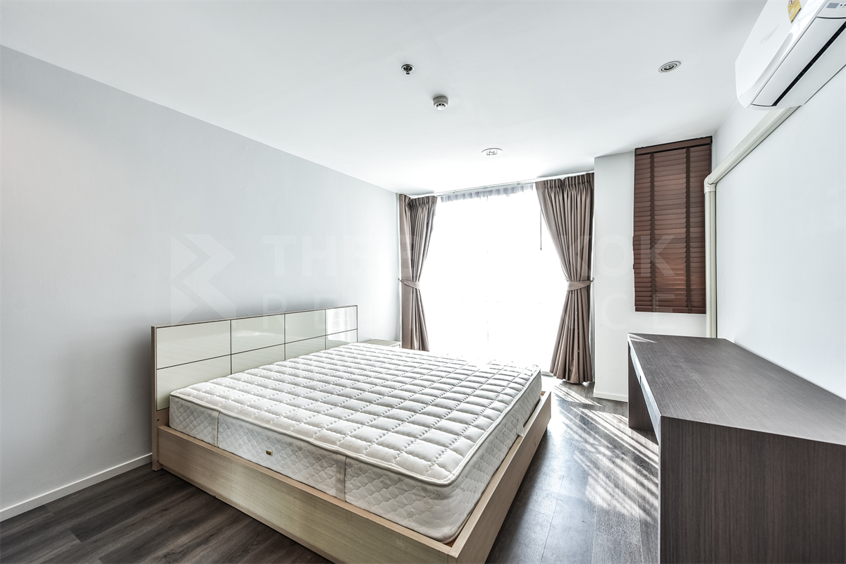 picture Serene Place near BTS Phrom Phong Comfortable and Ready to Move-in - 10/10