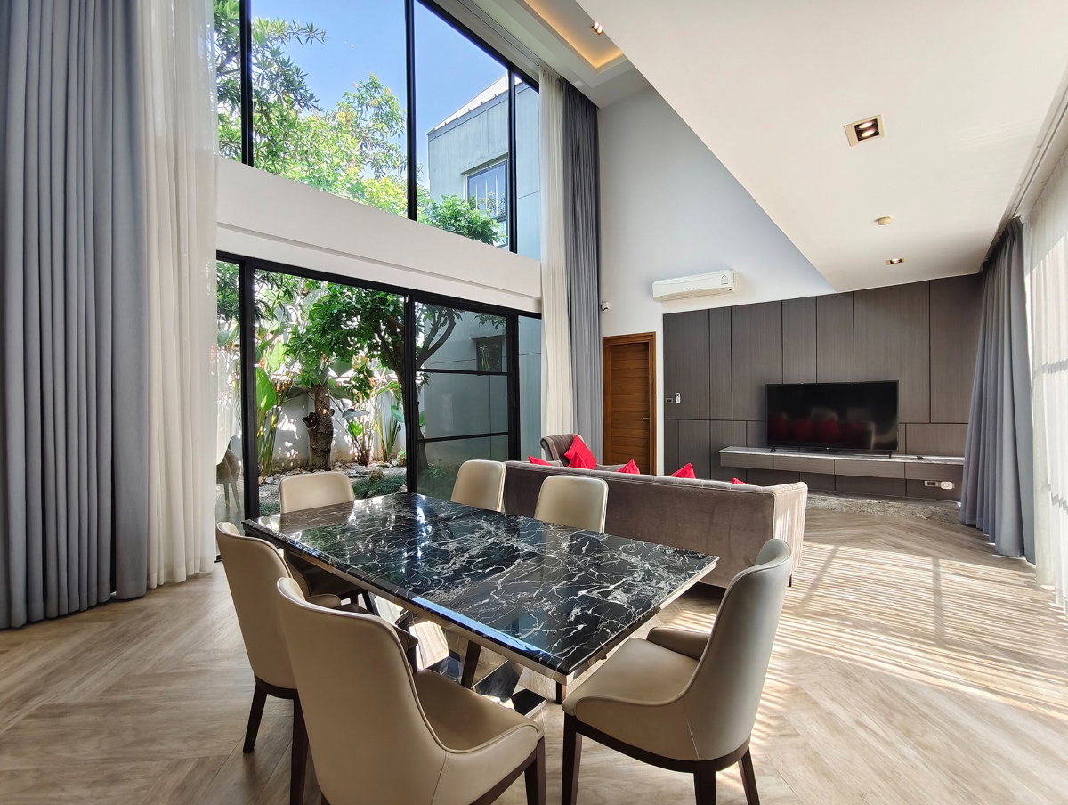 picture POOL VILLA, BAAN WANG TARN 2, Elegant 2-Storey Modern Contemporary Pool Villa. - 4/56