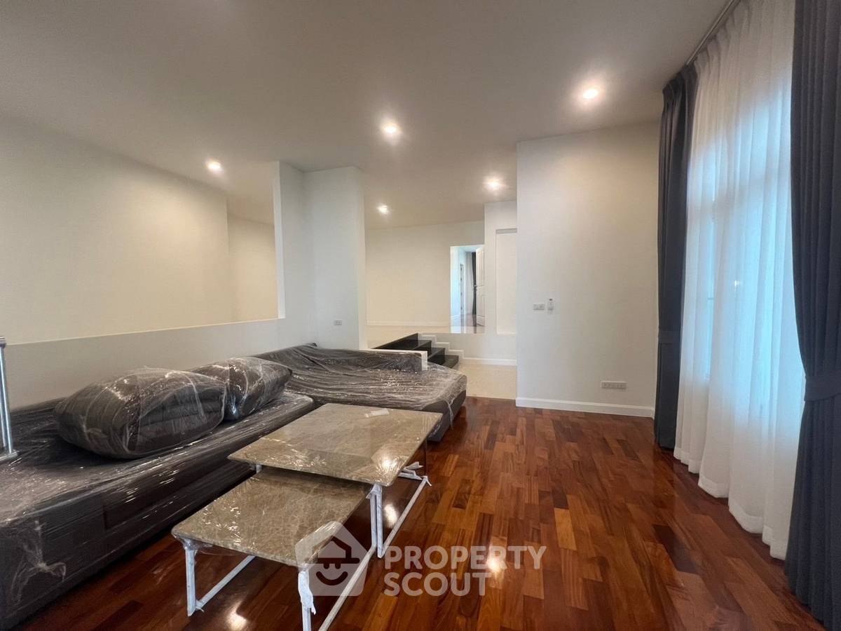 picture Pet-Friendly 7-BR House With 1,000 Sqm In Bang Kaeo (ID 2107543) - 7/49