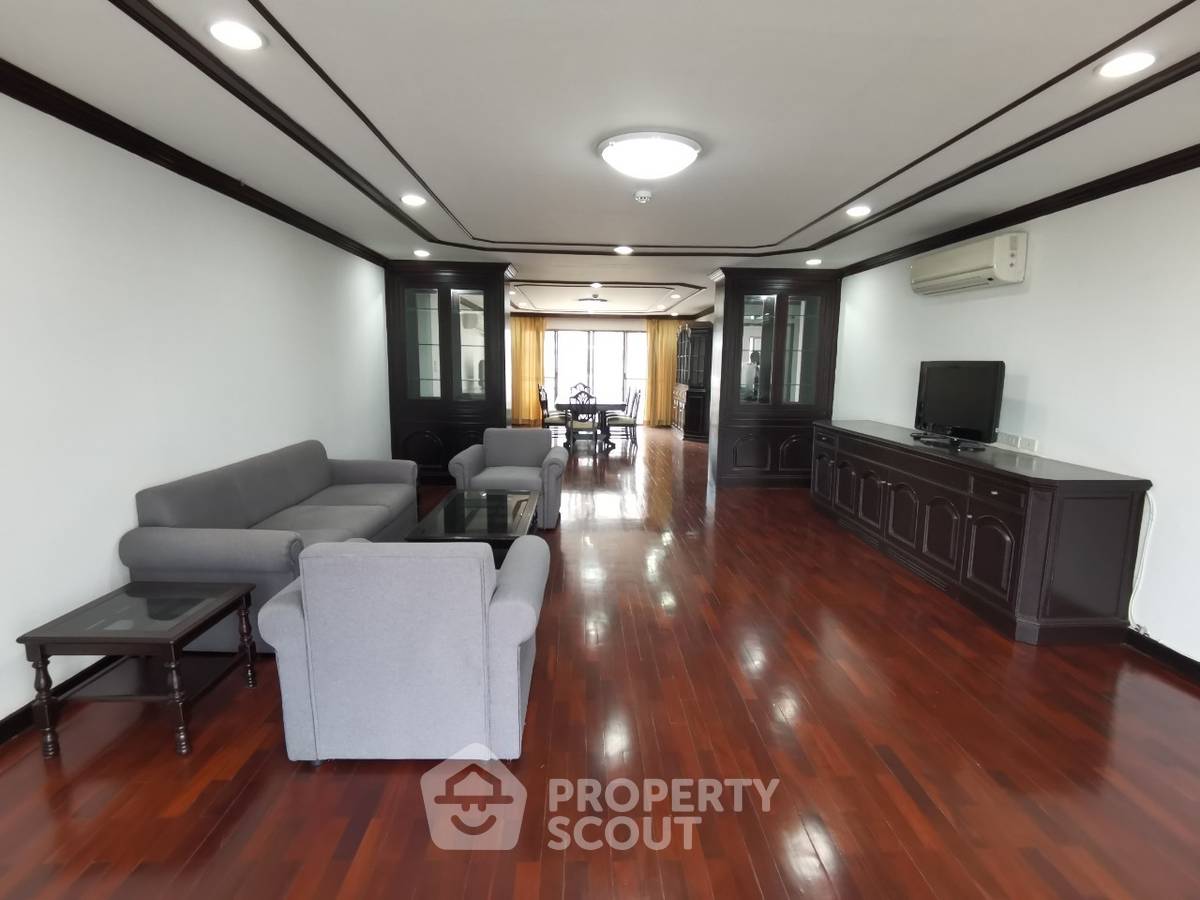 picture Pet-Friendly 3-BR 250 Sqm At Regent On The Park 1, BTS Phrom Phong (ID 514434) - 1/19