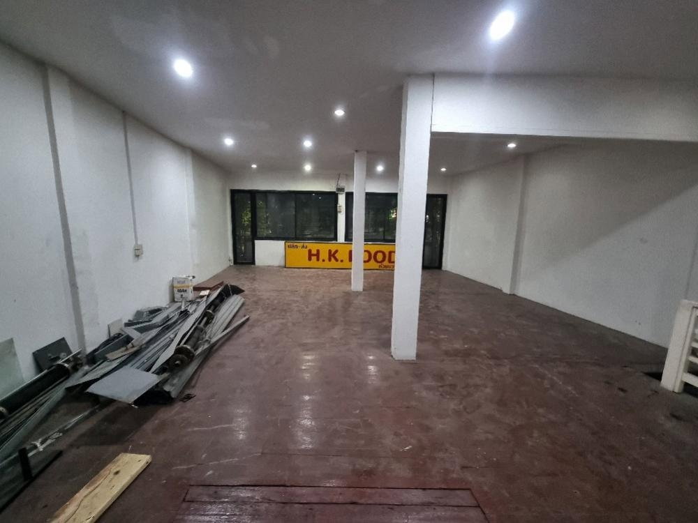 picture Shophouse for rent – ​​Pracha Songkhro Road, Huai Khwang, Ratchadaphisek - 12/12