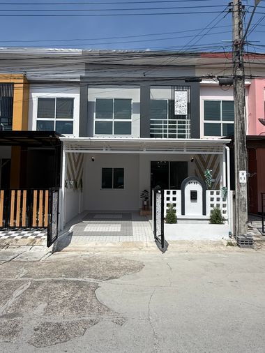 ขายทาวน์โฮม 4 ห้องนอน 80 ตร.ม. 20.7 ตร.ว. เขตหนองจอก