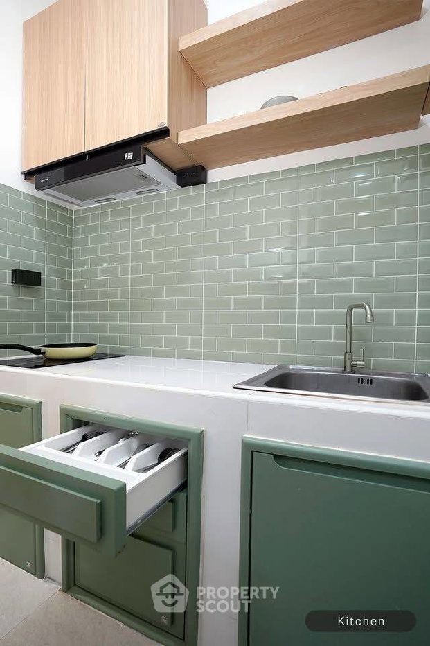 picture 3-BR 140 Sqm Condo At U Charoen Residence Town In Town (ID 2285387) - 4/17