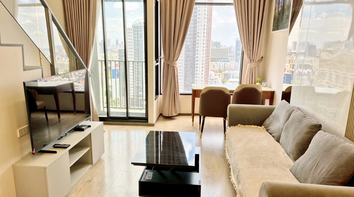 picture 🔥 SOHO BANGKOK RATCHADA Duplex 1-bedroom unit on the 19th floor, near MRT Ratchada, only 28,000 THB/month! Ready to move in! 🏙️✨ - 3/8