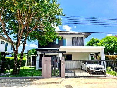 Houses for rent Samut Prakarn : For Rent Detached house Mantana Bangna km7 GH614