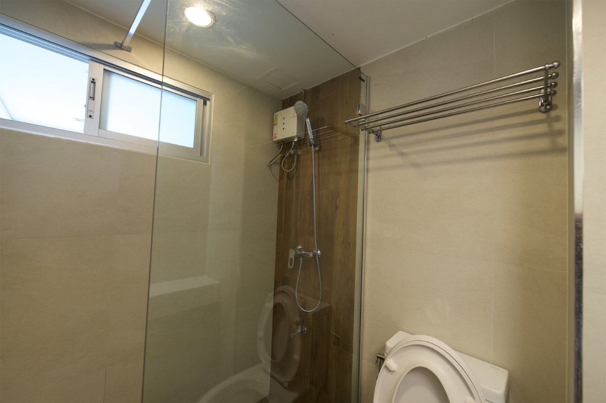 picture Lowest price in the project! ‼️ For Rent: Lumpini Phongphet-Prachachuen 🔥 Beautiful unit, fully furnished + includes a washing machine 📍 - 4/10