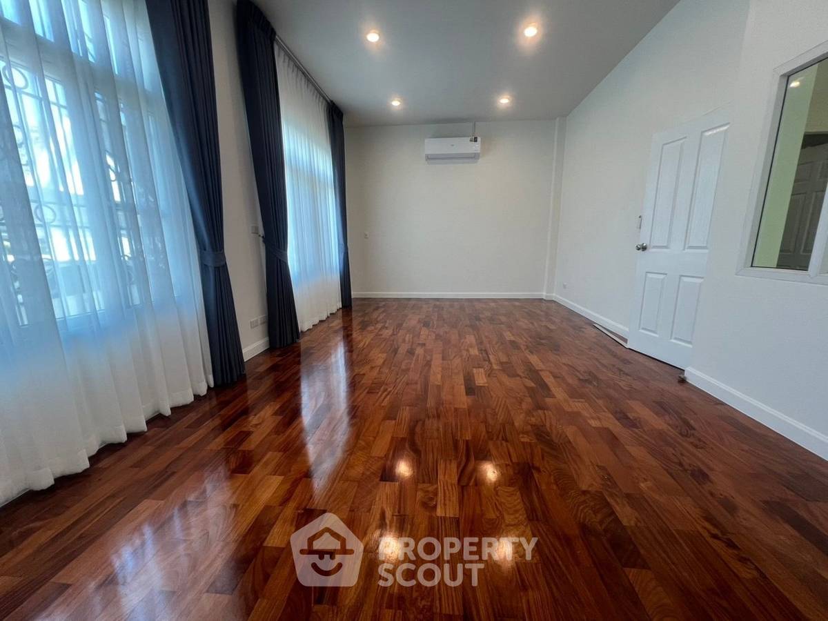 picture Pet-Friendly 7-BR House With 1,000 Sqm In Bang Kaeo (ID 2107543) - 8/49