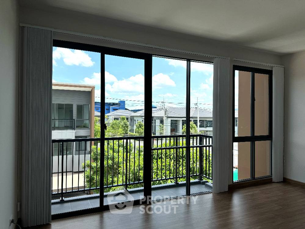 picture 3-BR Townhouse At Baan Klang Muang Sukhumvit Onnut, Prawet (ID 1741237) - 7/8