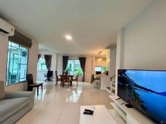 รูป ให้เช่าบ้านเดี่ยว 2 ชั้น โครงการ มัณฑนา อ่อนนุช วงแหวน 2 ใกล้ เมกะบางนา , ใกล้ อ่อนนุช เฟอร์นิเจอร์ครบ อยู่อาศัย เลี้ยงสัตว์ได้ / Chinese Welcome - รูปที่ 12/12
