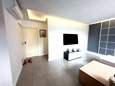 Condos for rent 700 Year Sports Arena Chiang Mai : For Rent: Wiang Ping Mansion, 3 bedrooms, exterior view, near Maya Shopping Mall, 2nd floor, 119 sq m.