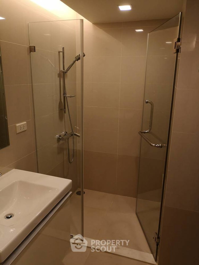 รูป ราคาดี ห้องนอน 1 ห้อง ที่ Focus Ploenchit ใกล้ BTS นานา (ID 386865) - รูปที่ 10/10