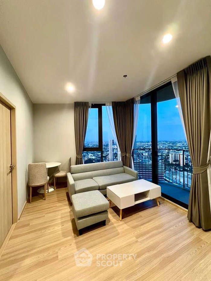 picture 45th-Floor 2-BR At Skyrise Avenue Sukhumvit 64 By BTS Punnawithi (ID 3155951) - 3/12