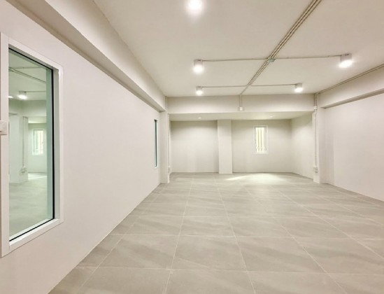 รูป ให้เช่าอาคารสำนักงาน / พื้นที่ ชั้น 1 เท่านั้น / ซอยปรีดีพนมยงค์ 14 สุขุมวิท 71 / จอดรถ 10 คัน / เหมาะ คลีนิค , สปา , สำนักงาน , online , อื่น ๆ - รูปที่ 7/14