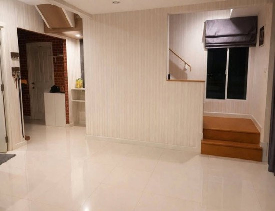 รูป ให้เช่าบ้านเดี่ยว 2 ชั้น หมู่บ้าน เดอะแพลนท์ เทพารักษ์ / แอร์ 4 เครื่อง / ใกล้ BTS ศรีเทพา (สายสีเหลือง) / เฟอร์นิเจอร์บางส่วน / อยู่อาศัย - รูปที่ 6/11