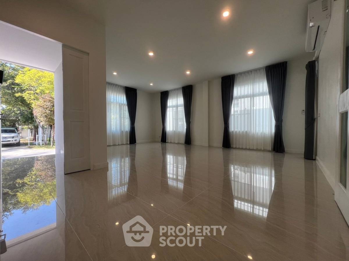 picture Pet-Friendly 7-BR House With 1,000 Sqm In Bang Kaeo (ID 2107543) - 45/49