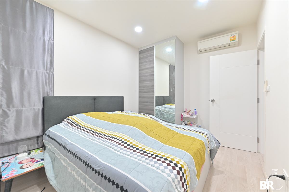 picture Centric Ratchada-Huai Khwang near MRT Huai Khwang Station Condo in Great Location, Ready-to-move-in - 3/10
