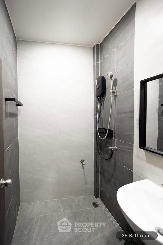 picture 3-BR 140 Sqm Condo At U Charoen Residence Town In Town (ID 2285387) - 11/17