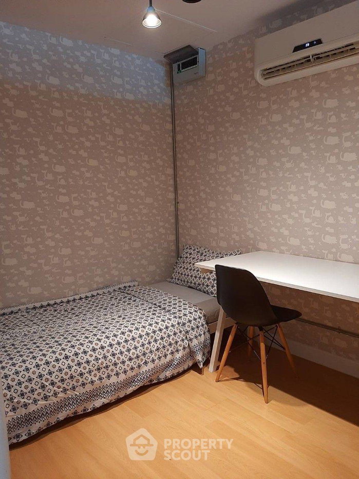 picture 40th-Floor 2-BR Nusa State Tower Condominium Near BTS Saphan Taksin (ID 1258717) - 2/17