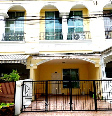 Townhouses for rent Bangkok : 263 Sqm 3-BR Townhouse | Baan Klang Muang The Paris Rama 9-Ramkamhaeng | ARL Hua Mak (ID 1417160)