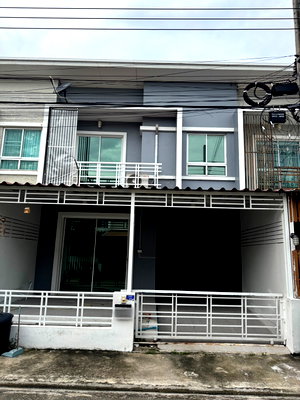 Townhouses for rent Bang Plee Samut Prakarn : 15,000 baht/month 4/3 bed Nirun Ville km.5 Bangna km