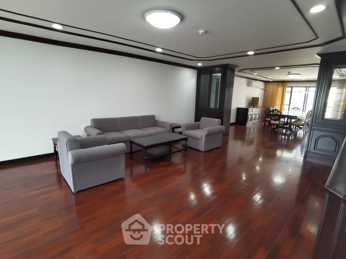 picture Pet-Friendly 3-BR 250 Sqm At Regent On The Park 1, BTS Phrom Phong (ID 514434) - 3/19