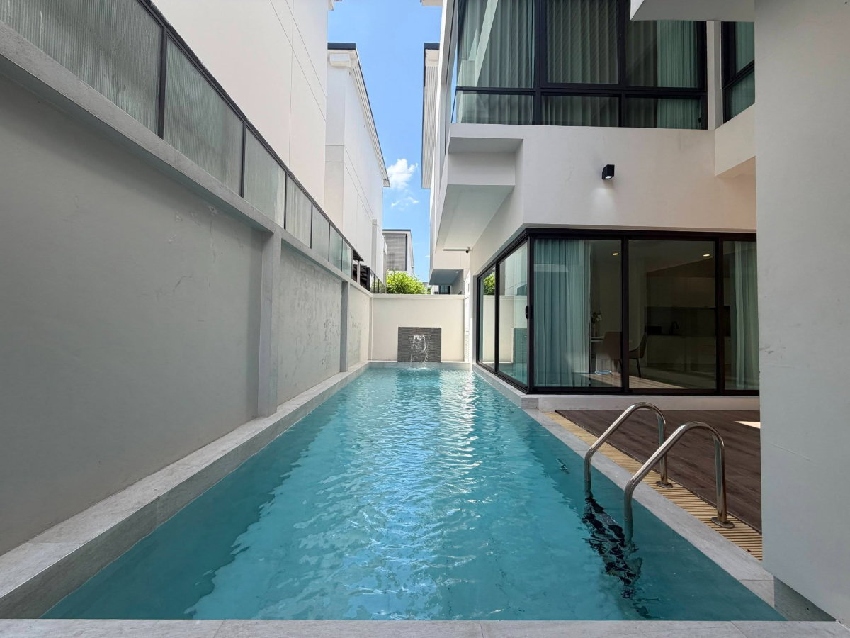 รูป ให้เช่า 📍 The Glamor Ekkamai – Praditmanutham 📍 3 ห้องนอน 4 ห้องน้ำ ตกแต่งสวยพร้อมเฟอร์นิเจอร์และเครื่องใช้ไฟฟ้า - รูปที่ 16/17